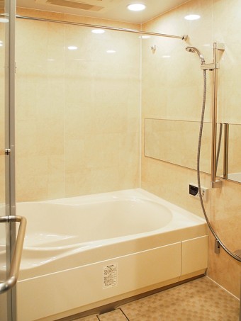 摩天楼と癒しの浴室で豊かな時間を